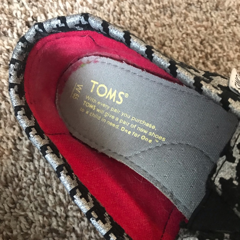 Toms - Picture 3 of 6